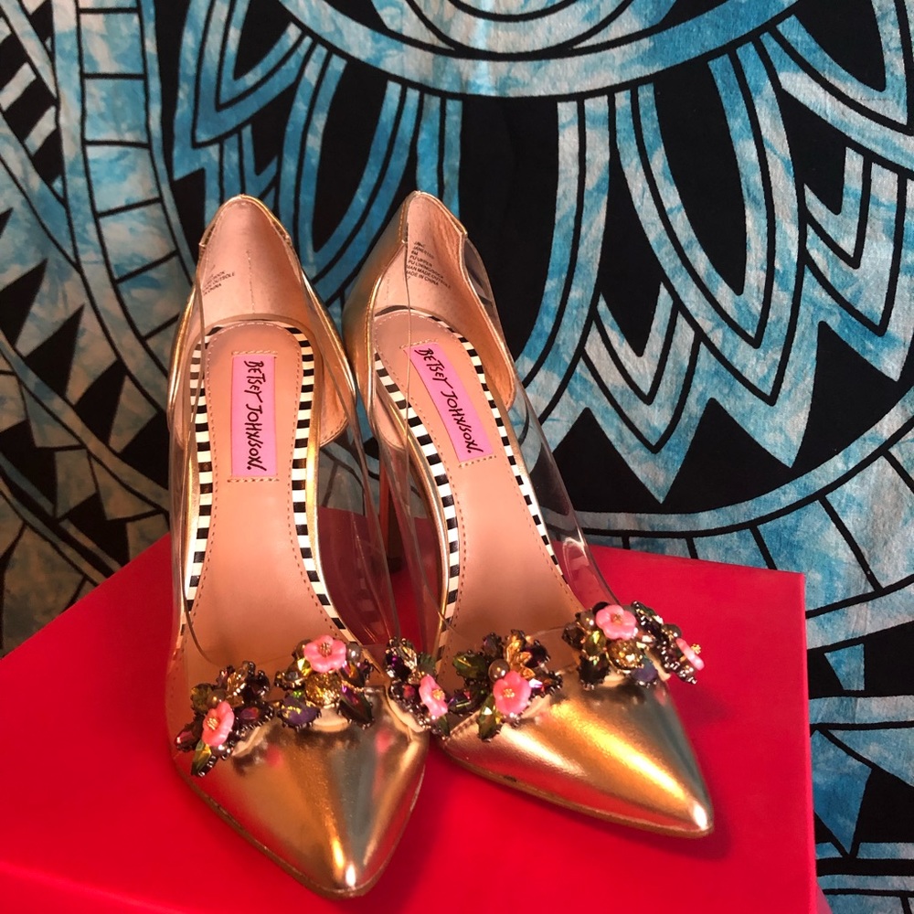 Beaten Johnson Gold Heels